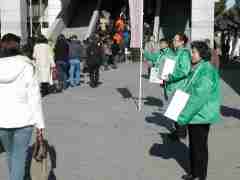 3月下旬の陽気の中募金活動-ななみちゃんを救う会